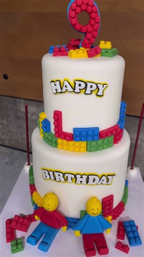 Watch my Lego-themed cake tutorial! #lego #shorts