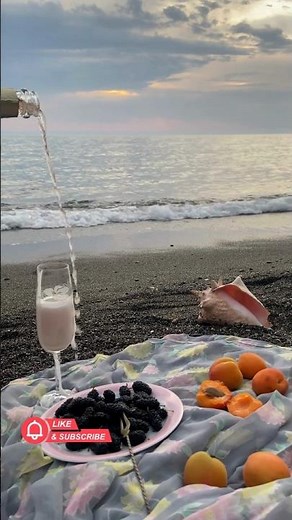 Romantic Beach Dinner | Sunset Vibes | Couple Travel Moments #travel #bali #honeymoon