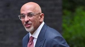 UK economy rides out Jubilee, but recession looms