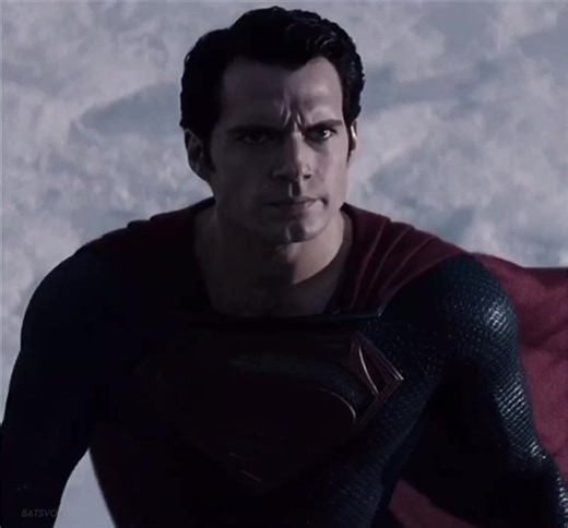 Superman and Wonder Woman Kiss | DC Comics Heroes