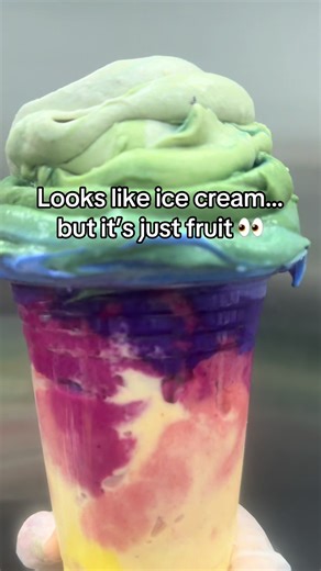 NYC’s viral rainbow banana whip made from real fruit and superfoods 🌈🍌 This colorful soft serve is blended from banana, dragon fruit, mango, blue spirulina and matcha with no added sugar, no dairy and no artificial colors. Parents love it because the ingredients are simple. Kids love it because it looks like rainbow ice cream. If you’re looking for a healthy dessert in NYC that still feels fun and exciting, this is the one families keep coming back for after school and on weekend walks in Broo