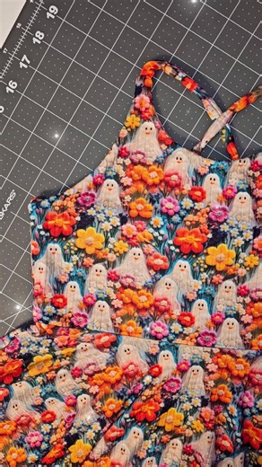 no sad ghosties here 🫶🏻 #happyfall #spookyseason #spookyszn #ghosties #iloveghosts #kawaii #kawaiiaesthetic #halloweendecor #halloweenootd #halloweenlook #smallbusinesstiktok #smallbusinessowner #smallbusinesscheck #smallbusiness #handmade