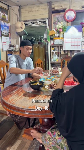 Jimin Jiffan Cares for Sick Children on Ramadan Day 18
