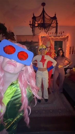 mrs moon & heaven 🌙☁️ on Instagram: "a subsidiary of viacom. (last years masterpiece) 🏷️ #halloween #halloweencostume #grouphalloweencostume #spongebob #homemadehalloween #homemadehalloweencostume #spongebobsquarepants #halloweekend"