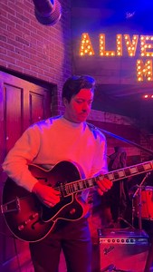 Slow Blues! Rig: fuzzy white sweater, ‘49 Gibson ES5, ‘69 Fender Princeton Reverb, @stringsbyaurora 12-52 guage #stringsbyaurora #vintagegibson #blues #tbonewalker | Jad Tariq