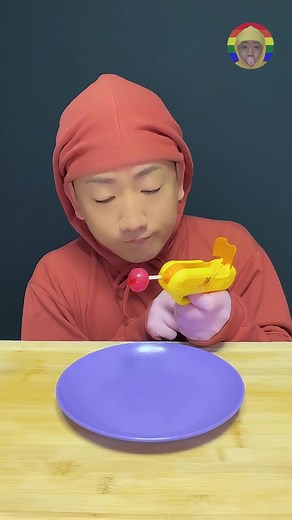 Candy gun 🍬😋 🎬 Full video [YOUTUBE] BABY YUM🍭 #babyyum #eating #eatingshow #asmr #realsound #mukbang #👶🏻 #baby #babyfood #babytok #korean #candy #candygun