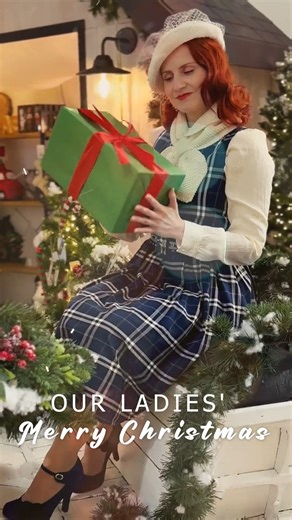 This is how they celebrated Christmas with their lovely Dolly & Dotty dresses 🎄☃️🎁 | Dolly and Dotty