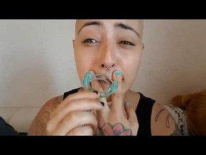 Tutorial fallido / extensiones / afeitado / mujer / español