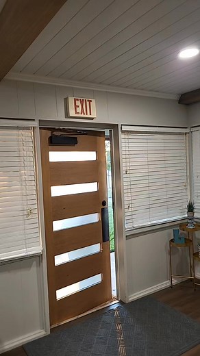 Want to revitalize your day? Stop by and get a Lipo-lean injection! 💉 It enhances energy levels, provides a natural energy boost to fuel your day, and supports overall wellness. Walk-ins are welcome at our Shot Bar. #lacombhealthandwellness #lipotropicinjections #overallwellness | LaComb Health & Wellness