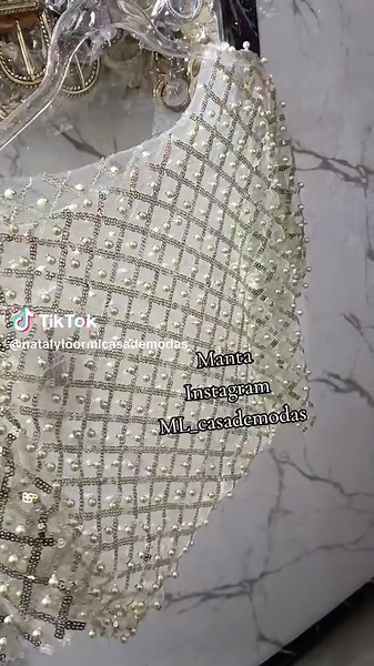Hermosa blusa transparente de Manta