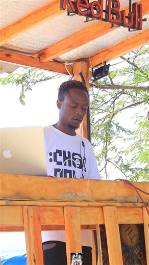 grill and groove Sato......Dj CDF#thevibeliveshere #LakesideVibes #I❤️KISUMU #I❤️ATTELA @Attela beach resort backup