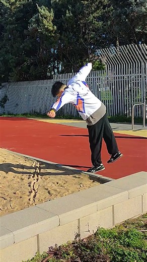 Mi primer #backflip a nivel #sideflip #parkour