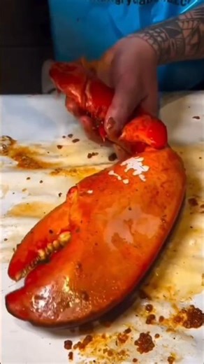 King crab cutting skills #shots #kingcrab