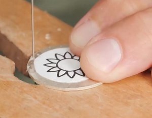 Bague fleur sophistiquée réalisée à partir d'une simple pièce de monnaie ! | Brico Sympa