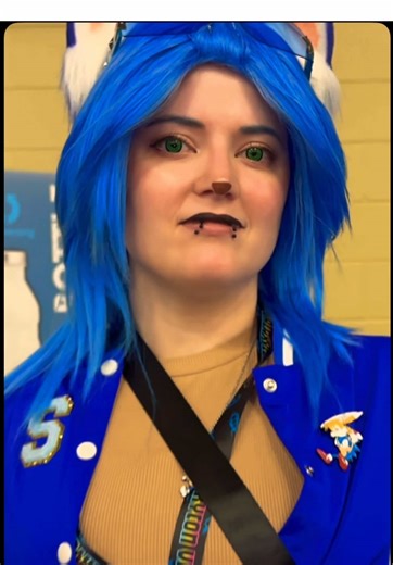 Stunning Sonic Silver Shadow Cosplay Showcase