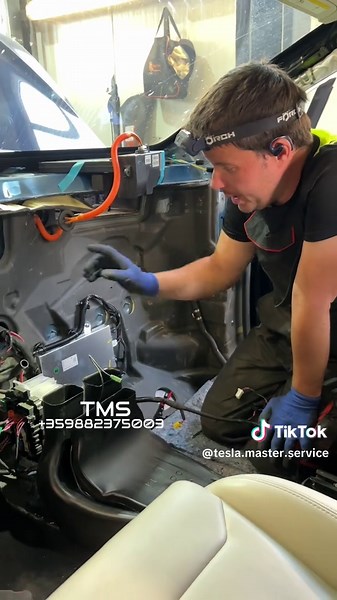 Tesla Master Service (@tesla.master.service)’s videos with Lo-Fi chill beat(886457) - 平松誠