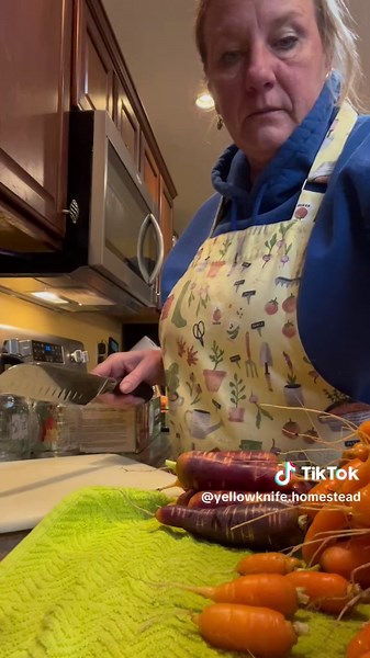 Pressure Canning Raw Packed Carrots Made Easy