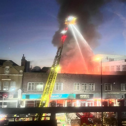 Penge fire: 100 firefighters tackle huge blaze at Poundland on southeast London high street
