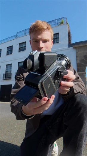 Is this the coolest camera set up to ever exist? The Hasselblad CFV 100C digital back attached to the 503 CW film camera. Combining a modern 100mp medium format sensor with a vintage camera body and lens 📸 AD #hasselblad #photographer #hasselblad500cm #mediumformat #asmr