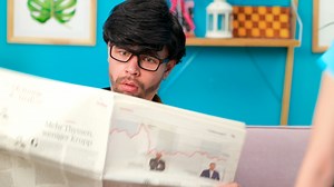 You want to go out with your CRUSH! But your dad hates him! And you go on vacation with your dad😣 How to escape to a party? How to have fun with your new friends? And how can you spend at least a minute without your dad, who does not leave you a single step?😡 You will be surprised when you find out that Dad can be FUN too! How exactly? | La La Life