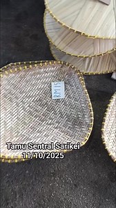 Video: The hustle and bustle of the weekend market at Sarikei Central Market. 🛒 📸 Stann Leoz | Sarikeians