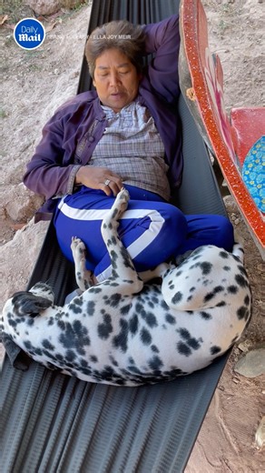 Sleepy time with grandma | Daily Mail Video