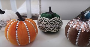 DIY Velvet Pumpkin Decor Idea