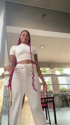 Can someone please teach me how to dance this dance 🤦‍♀️🤦‍♀️