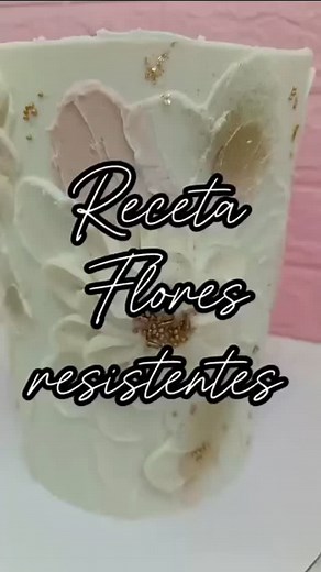 ✨✨FLORES RESISTENTES AL CALOR✨✨✨✨ ❤️ INGREDIENTES: 🎂500 GRAMOS DE CREMA DE CHANTILLY 🎂50 GRAMOS MAICENA O FECULA DE MAIZ 🎂100 GRAMOS DE CHOCOLATE COBERTURA BLANCO 🎂4 GRAMOS DE CMC 🎂ESENCIA AL GUSTO PROCEDIMIENTO: Derretir el chocolate blanco y reservar. Luego mezclo la Chantilly con la maicena y el CMC, lo llevas al microondas por un minuto y luego le incorporamos el chocolate, lo mezclamos y lo llevamos al microondas por 1 min mas, continuamos mezclado y lo llevamos por dos minutos más Per