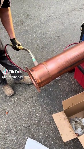 Just plumbing 💪🏼 #plumbing #work #bluecollar #mexico🇲🇽 #handyman #viraltiktok