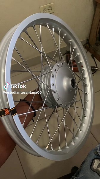 Una peluchada, Tambor Jayaco Centro de acero, Rayos jayaco niquelados, Aros Rhinno AA 1.60x17. #rims #tutorials Moto Repuesto Santana