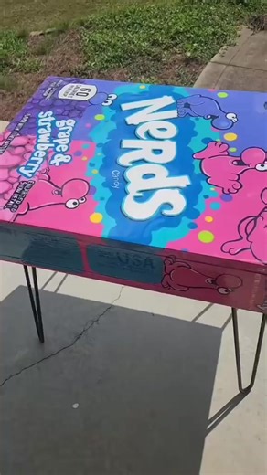 NERDS chess anyone? Check out this sweet masterpiece from @Grace.of.Spades 😍 #fyp #DIY #diychessboard #nerdscandy #chessboard #artistsoftiktok