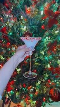 Peppermint Twist Christmas Martini 🍸 | Festive Holiday Cocktail Recipe