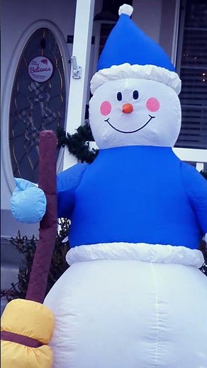 Snowman Inflatable #snowman #snowmaninflatable #christmasinflatables #inflatable #yardinflatable