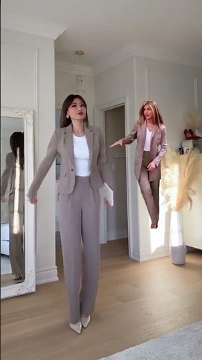 Recreating iconic Rachel Green Friends looks — 90s fashion inspo right here 💅