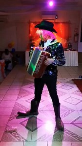 7.9M views · 67K reactions | El Show de Los Guajolotes de Altamira los máximos exponentes del Norteño Clown Music Informes al Cel 8331491662 Peter & Pableishon | Flakolyn TV | Facebook