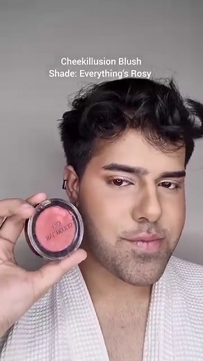 56K views · 52 reactions | Unlock the secret to a seamless eyeshadow blend with this genius hack! Let the colors melt into each other for a mesmerising gradient effect that’ll have everyone asking for your makeup secrets! ✨ #lovecolorbar #magical #beauty #colorbarcosmetics #colorbar #eyemakeup #eyeshadow #eyeshadowlook #eyeshadowjunkie #eyeshadowpalette | Colorbar | Facebook