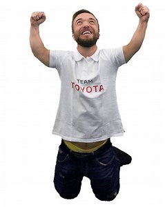Als mehrfacher Weltmeister weiß Mathias Mester nur zu gut, dass nichts unmöglich ist. Wer wäre als erster „Toyota Crowd“ Monatspate also besser geeignet als er? 💁‍♂️ | Toyota Deutschland
