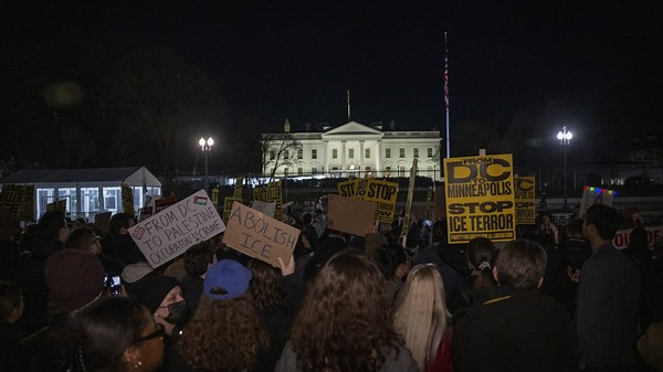 DC anti-ICE protest shuts down streets after Minneapolis killing