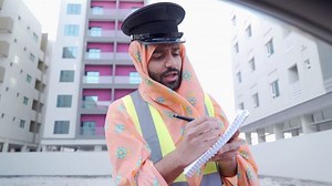 ‎Ahmed Sharif احمد شريف‎ on Instagram‎: ". اذا الحريم اشتغلوا اشغال الرياييل 😂 . تصوير ومونتاج ‏@ali_h_bucheery . تمثيل ‏@omar_mahbob ‏@a7med_rasheed . شكر خاص ‏@tarteeborg ‏@jasim_alkooheji ‏@twitter_cars"‎