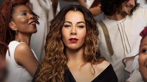 Chimène Badi reprend "Noir c'est noir" en version gospel : nouvel album de reprises !