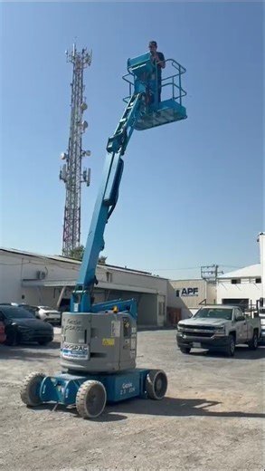 Plataforma Articulada Genie Máximo Alcance y Seguridad #trabajoenaltura #plataformasdeelevación