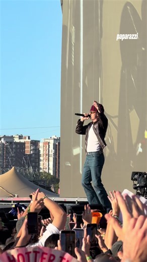 Djo brilla en el primer día de Lollapalooza Argentina