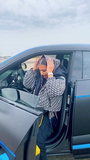 “Dumb Boy” hit 17 million 🙏🏼 Still my favorite song