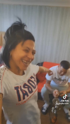 I love this one 🤣😘 ek loop jultyd agter jou Ishmaeel Pietersen | Rushka Losper Pietersen