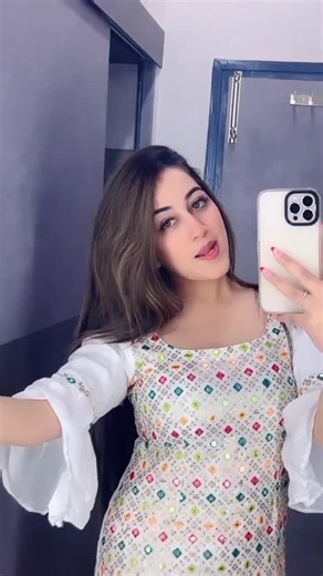 Simran Narula✨ on Instagram: "❤️🙈 @simmz__111official"