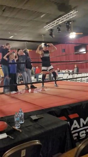 In ring fan photos with Slammer!!! @topfans Dynamo Pro Wrestling #prowrestler #slammer #wrestling #wrestler #prowrestling #fans #pictures #flexing | Slammer