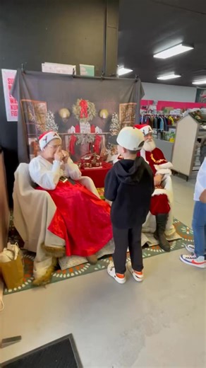 More than just a visit with Santa & Mrs. Claus! It was a community coming together 﫶❤️ | Marshmellow Momma Outlets | Facebook