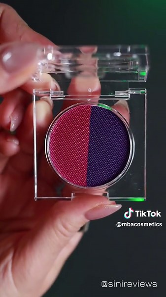 💚🐍Venom Aqua-Liners — Water-Activated Eyeliner Duos Unleash your most venomous looks with our Venom-Aqua-Liners, 4 dynamic duos featuring 8 electrifying shades designed to perfectly match and amplify the bold energy of our Venom Eyeshadow Palette. Just add water and watch these pigments transform into ultra-smooth, high-impact liners that glide on effortlessly and dry to a striking, smudge-resistant finish. Whether you're crafting razor-sharp wings, graphic artistry, or layered multidimensiona