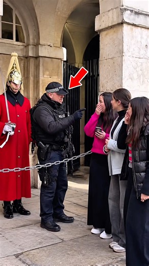 These Girls Kept Teasing The Royal Guard... Until A Police Officer Said This To Them 🇬🇧